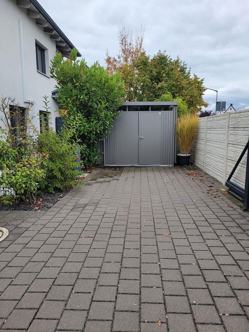 Prenájom domu 204 m², pozemek 350 m², Nürnberg, Bavorsko Prenájom domu 204 m², pozemek 350 m², Nürnberg, Bavorsko