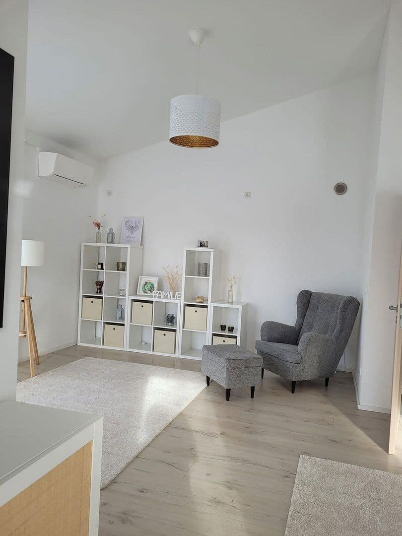 Prenájom domu 204 m², pozemek 350 m², Nürnberg, Bavorsko Prenájom domu 204 m², pozemek 350 m², Nürnberg, Bavorsko