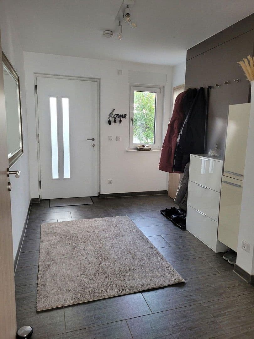 Prenájom domu 204 m², pozemek 350 m², Nürnberg, Bavorsko Prenájom domu 204 m², pozemek 350 m², Nürnberg, Bavorsko