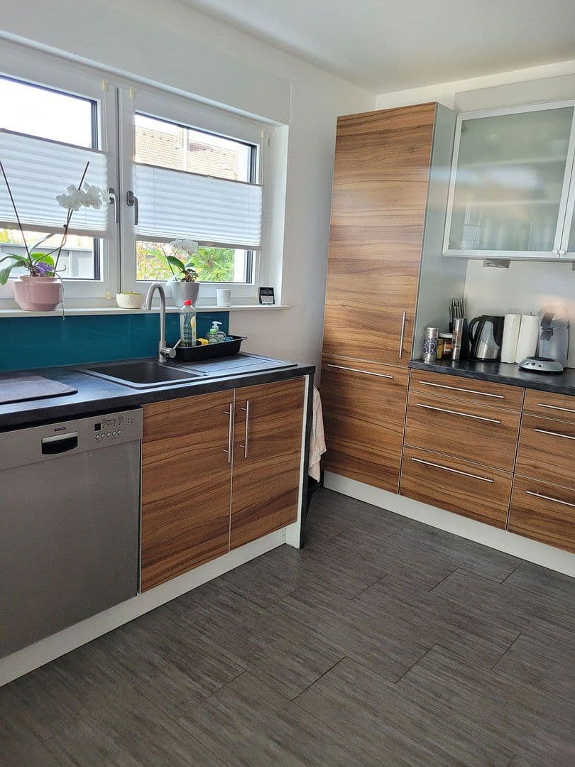 Prenájom domu 204 m², pozemek 350 m², Nürnberg, Bavorsko Prenájom domu 204 m², pozemek 350 m², Nürnberg, Bavorsko