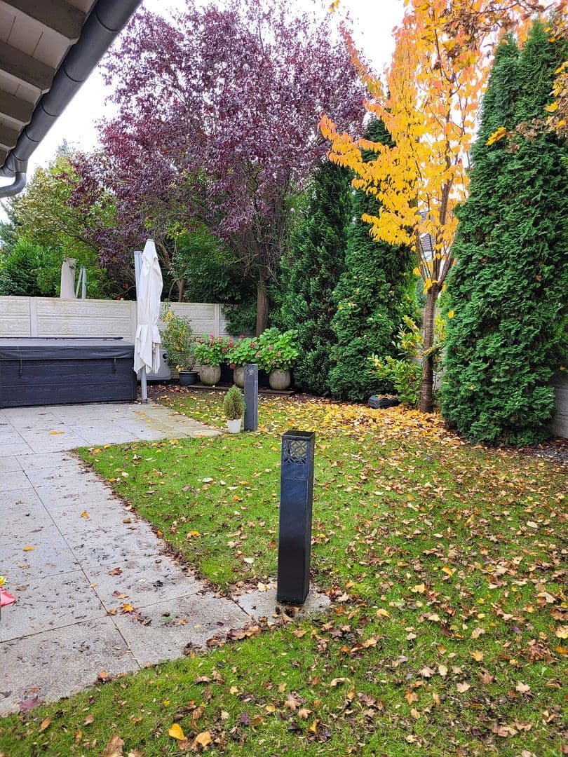 Prenájom domu 204 m², pozemek 350 m², Nürnberg, Bavorsko Prenájom domu 204 m², pozemek 350 m², Nürnberg, Bavorsko