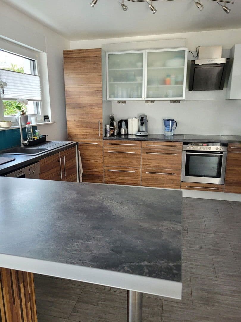 Prenájom domu 204 m², pozemek 350 m², Nürnberg, Bavorsko Prenájom domu 204 m², pozemek 350 m², Nürnberg, Bavorsko