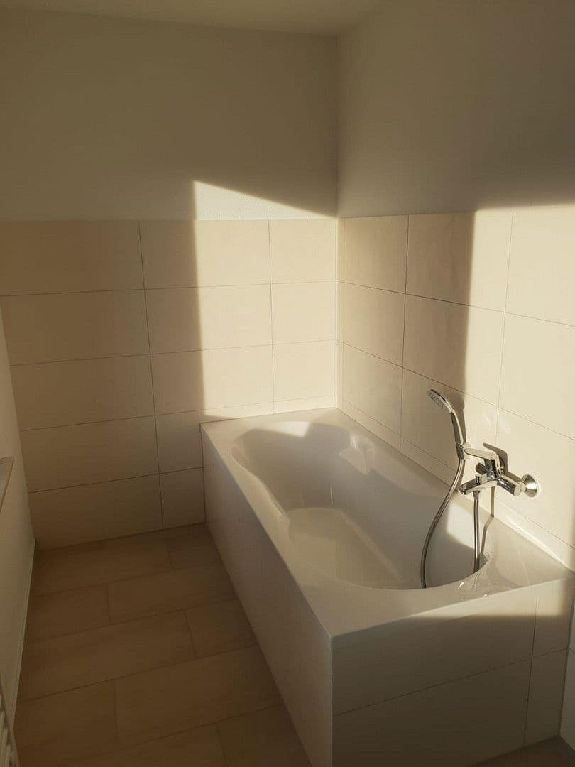 Prenájom bytu 3-izbový 81 m², Altes Dorf 20, Stendal, Sasko-Anhaltsko Prenájom bytu 3-izbový 81 m², Altes Dorf 20, Stendal, Sasko-Anhaltsko