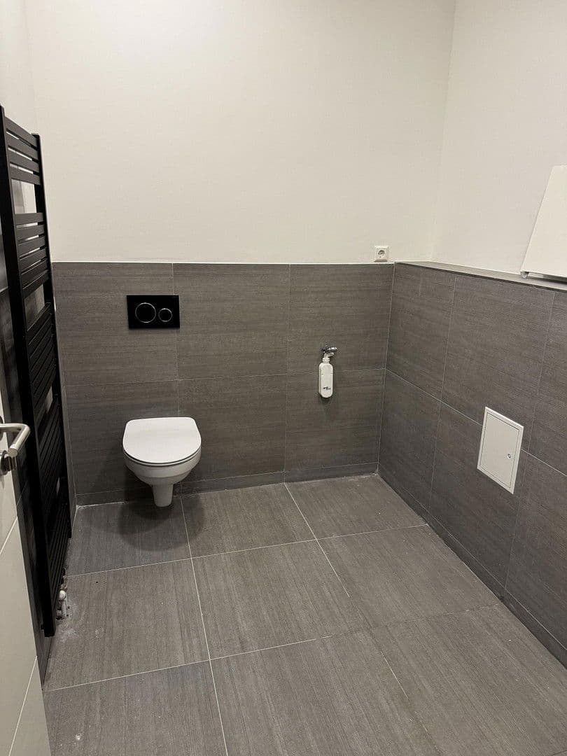 Prenájom bytu 2-izbový 65 m², Cottbus, Brandenbursko Prenájom bytu 2-izbový 65 m², Cottbus, Brandenbursko