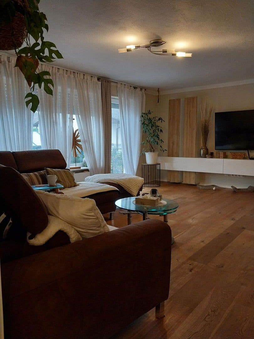 Predaj domu 120 m², pozemek 657 m², Hettenleidelheim, Porýnie-Falcko Predaj domu 120 m², pozemek 657 m², Hettenleidelheim, Porýnie-Falcko