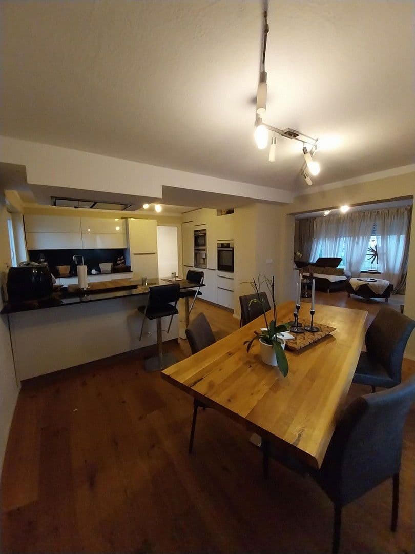 Predaj domu 120 m², pozemek 657 m², Hettenleidelheim, Porýnie-Falcko Predaj domu 120 m², pozemek 657 m², Hettenleidelheim, Porýnie-Falcko