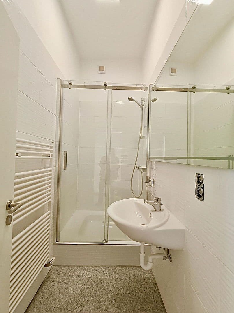 Prenájom bytu 3-izbový 80 m², Wilhelmstraße 37a, Lüdenscheid, Severné Porýnie - Westfálsko Prenájom bytu 3-izbový 80 m², Wilhelmstraße 37a, Lüdenscheid, Severné Porýnie - Westfálsko