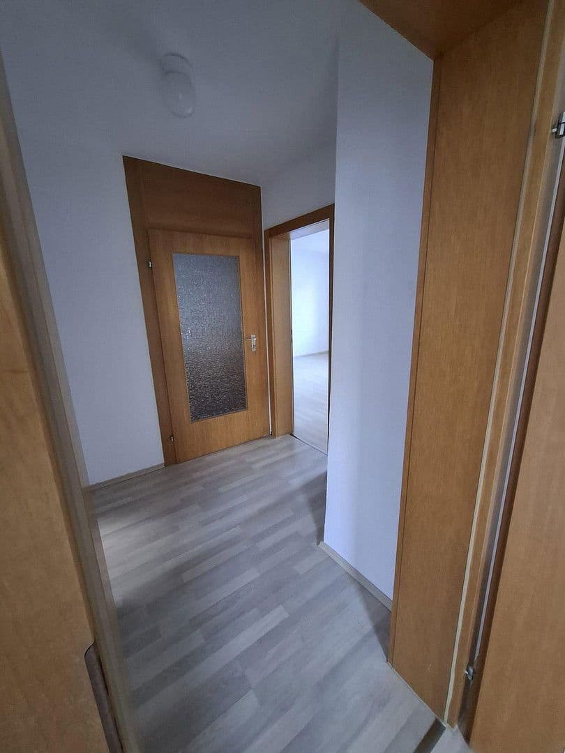 Prenájom bytu 3-izbový 62 m², Schramberg, Bádensko-Wurttembersko Prenájom bytu 3-izbový 62 m², Schramberg, Bádensko-Wurttembersko