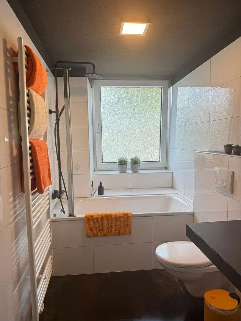 Prenájom bytu 1-izbový 38 m², Oberbilker Allee 39, Düsseldorf, Severné Porýnie - Westfálsko Prenájom bytu 1-izbový 38 m², Oberbilker Allee 39, Düsseldorf, Severné Porýnie - Westfálsko