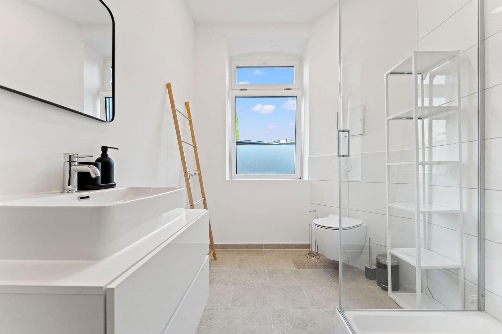 Prenájom bytu 90 m², Gustav-Adolf-Straße 9, Berlin, Berlín Prenájom bytu 90 m², Gustav-Adolf-Straße 9, Berlin, Berlín