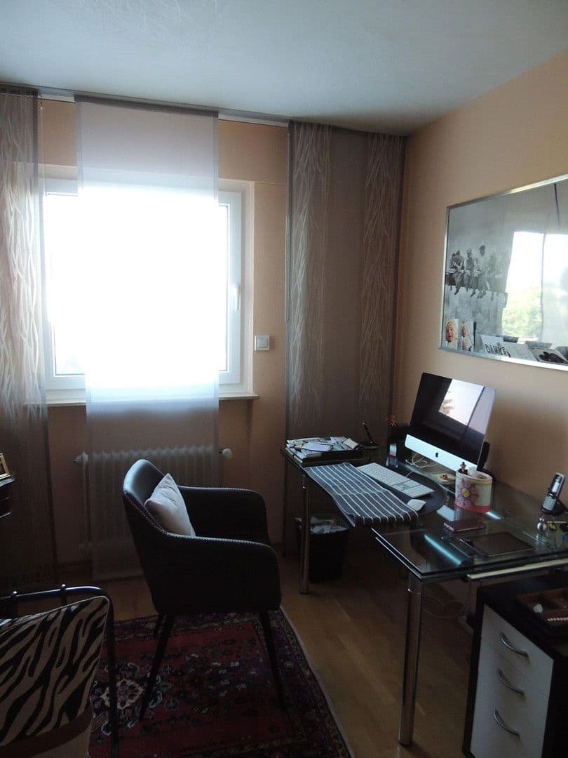 Predaj domu 211 m², pozemek 347 m², Karpfenweg 1, Rodgau, Hesensko Predaj domu 211 m², pozemek 347 m², Karpfenweg 1, Rodgau, Hesensko