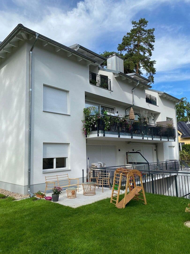 Prenájom bytu 3-izbový 100 m², Friedrich-Engels-Damm 83, Bad Saarow, Brandenbursko Prenájom bytu 3-izbový 100 m², Friedrich-Engels-Damm 83, Bad Saarow, Brandenbursko