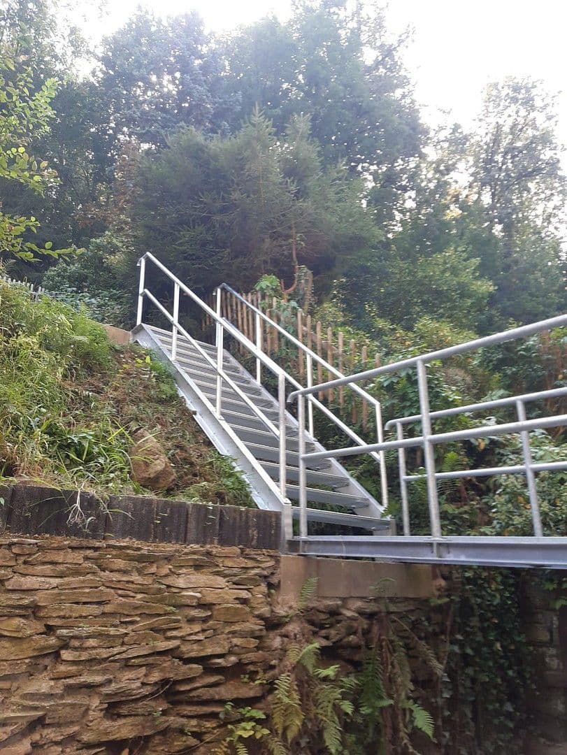 Prenájom bytu 4-izbový 107 m², Waldstraße 12, Greiz, Durínsko Prenájom bytu 4-izbový 107 m², Waldstraße 12, Greiz, Durínsko