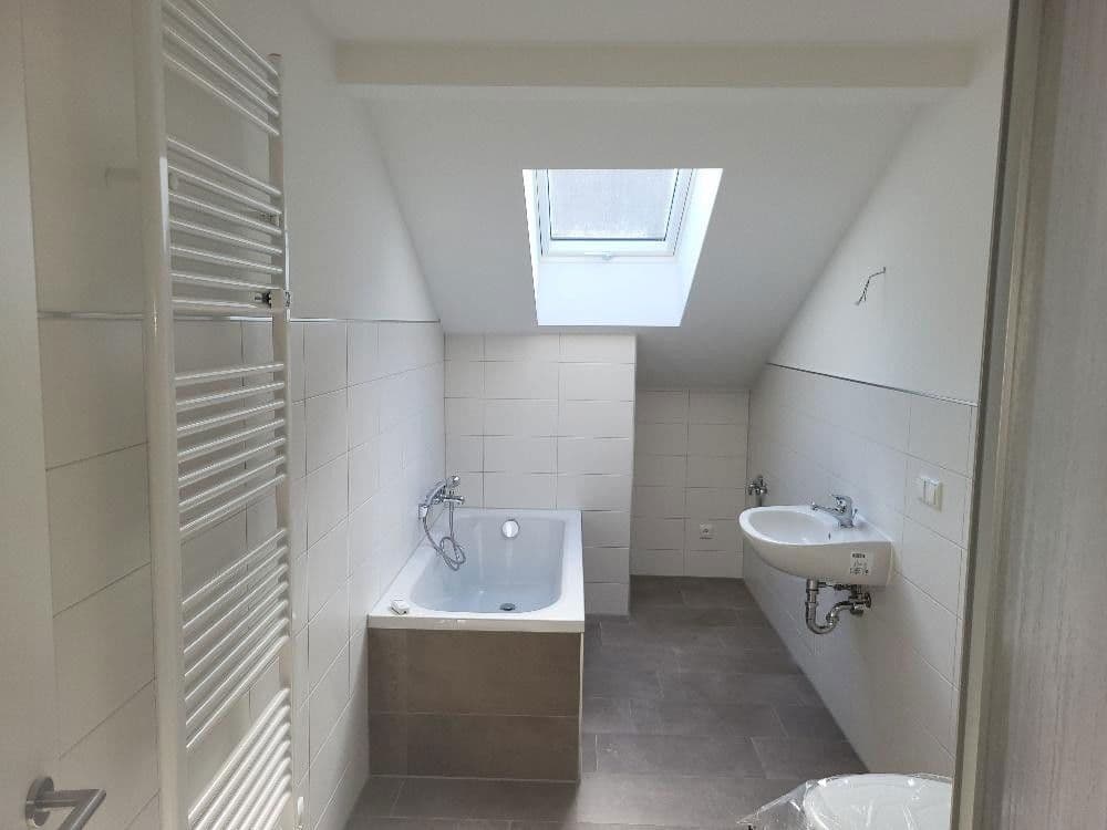 Prenájom bytu 4-izbový 107 m², Waldstraße 12, Greiz, Durínsko Prenájom bytu 4-izbový 107 m², Waldstraße 12, Greiz, Durínsko