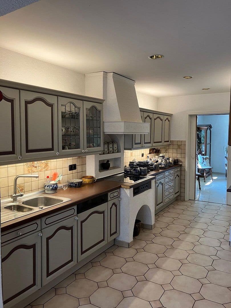 Prenájom domu 200 m², pozemek 1.100 m², Zirndorf, Bavorsko Prenájom domu 200 m², pozemek 1.100 m², Zirndorf, Bavorsko