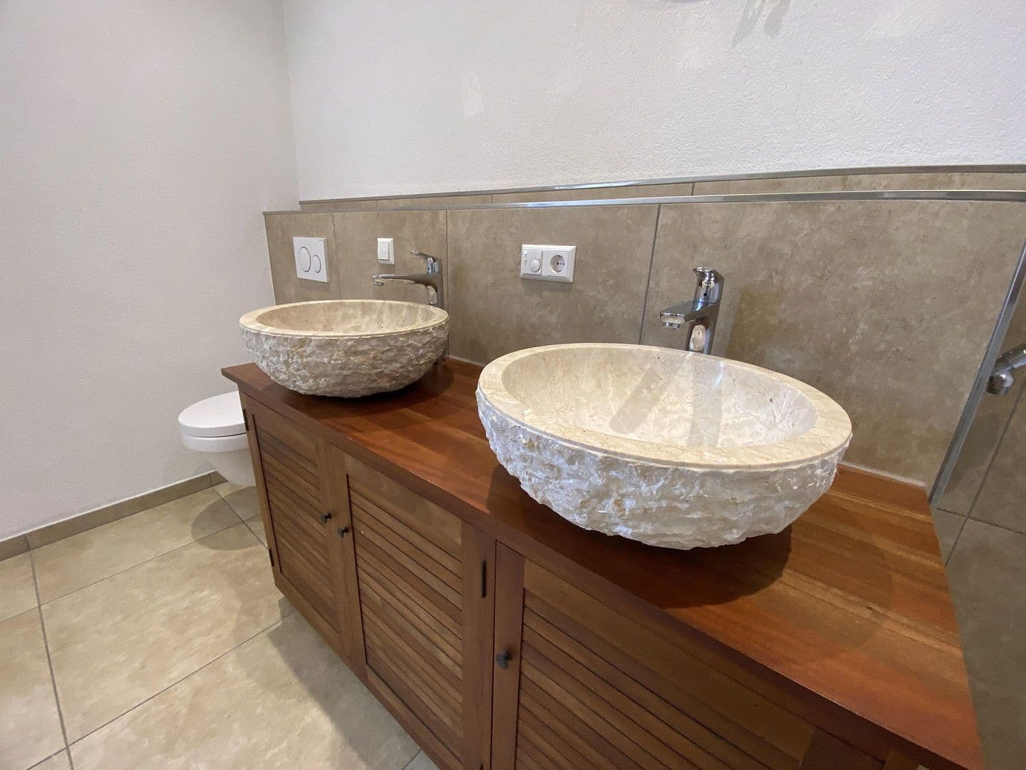 Prenájom bytu 4-izbový 130 m², Oberderdingen, Bádensko-Wurttembersko Prenájom bytu 4-izbový 130 m², Oberderdingen, Bádensko-Wurttembersko