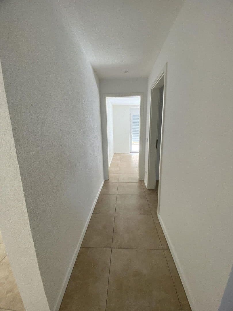 Prenájom bytu 4-izbový 130 m², Oberderdingen, Bádensko-Wurttembersko Prenájom bytu 4-izbový 130 m², Oberderdingen, Bádensko-Wurttembersko