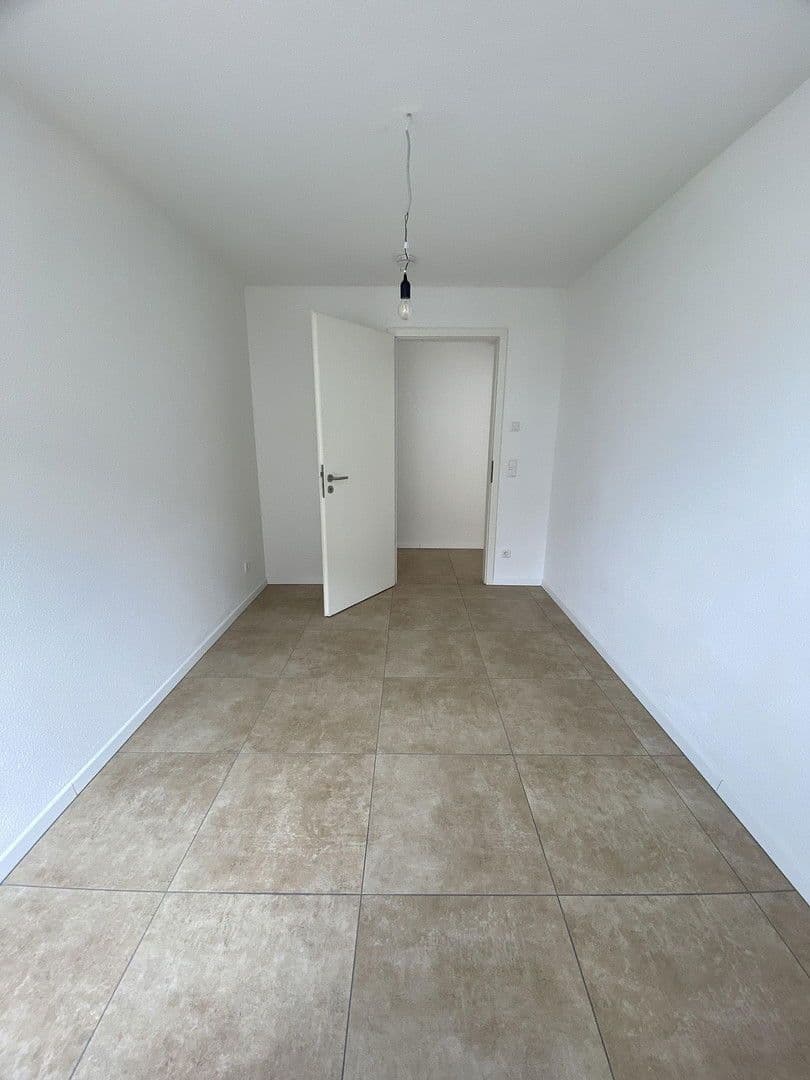 Prenájom bytu 4-izbový 130 m², Oberderdingen, Bádensko-Wurttembersko Prenájom bytu 4-izbový 130 m², Oberderdingen, Bádensko-Wurttembersko