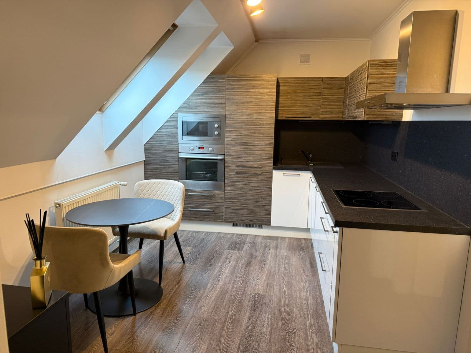 Prenájom bytu 2-izbový 51 m², Průběžná, Nupaky, Středočeský kraj Prenájom bytu 2-izbový 51 m², Průběžná, Nupaky, Středočeský kraj