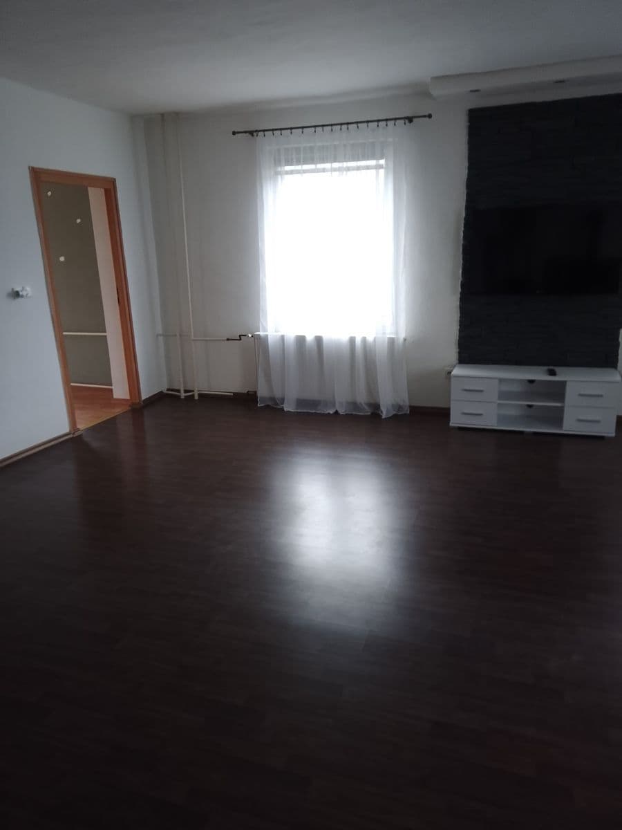 Prenájom bytu 5-izbový 144 m², Chlumany, Jihočeský kraj Prenájom bytu 5-izbový 144 m², Chlumany, Jihočeský kraj