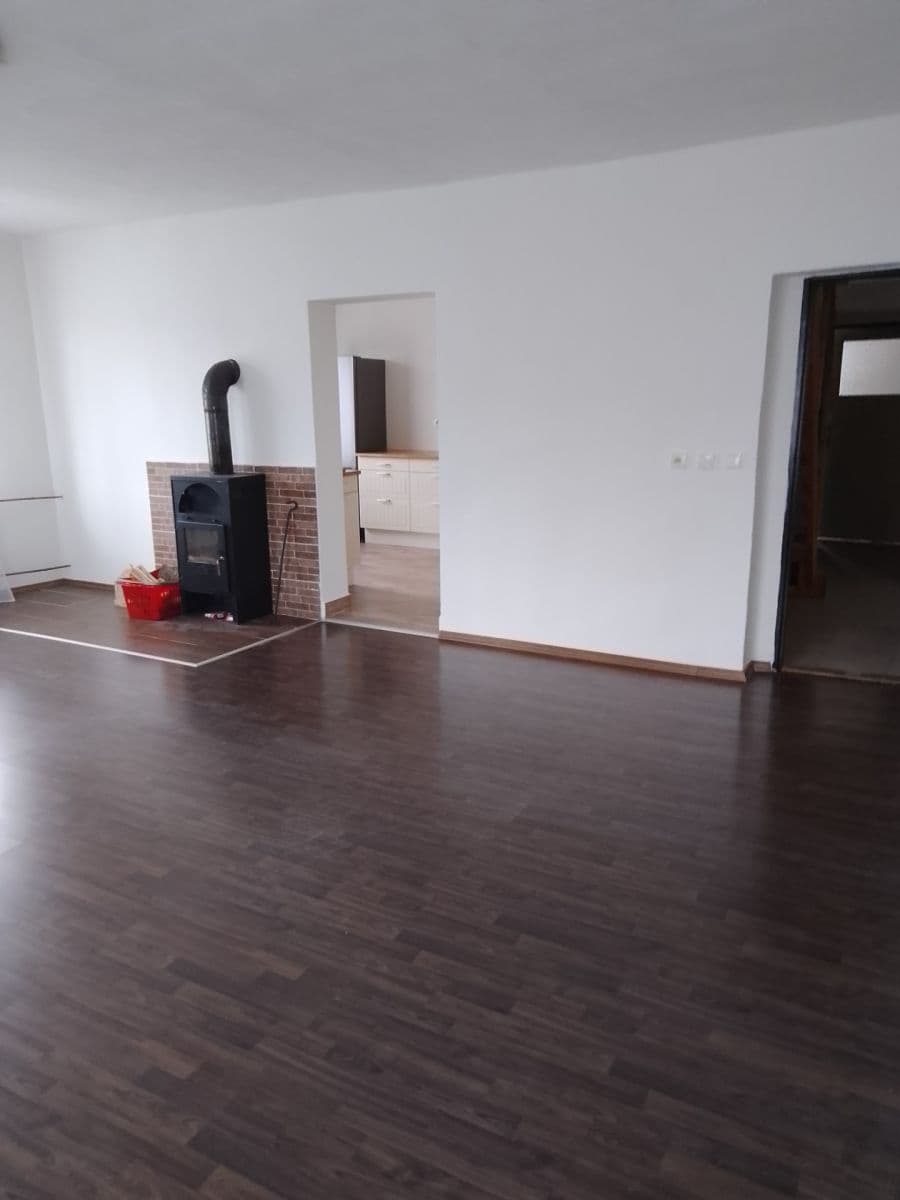 Prenájom bytu 5-izbový 144 m², Chlumany, Jihočeský kraj Prenájom bytu 5-izbový 144 m², Chlumany, Jihočeský kraj