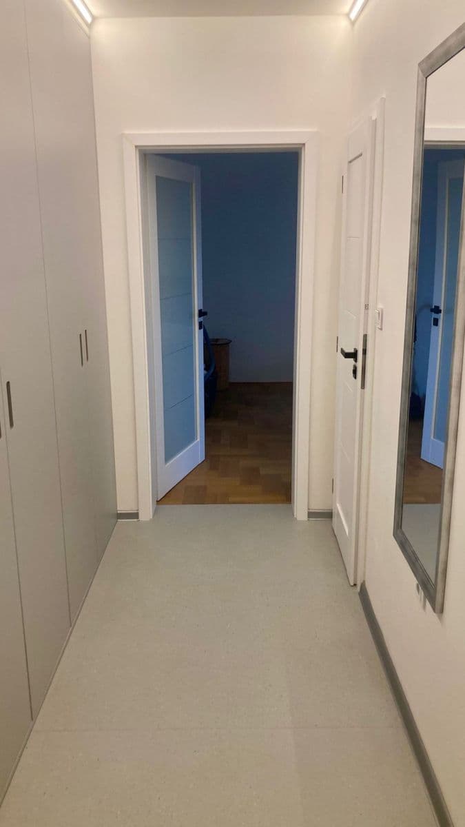 Prenájom bytu 2-izbový 52 m², Chotutická, Praha, Praha Prenájom bytu 2-izbový 52 m², Chotutická, Praha, Praha