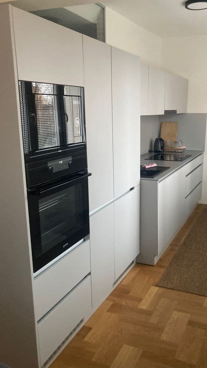 Prenájom bytu 2-izbový 52 m², Chotutická, Praha, Praha Prenájom bytu 2-izbový 52 m², Chotutická, Praha, Praha