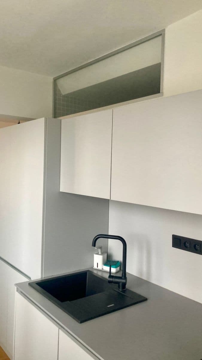 Prenájom bytu 2-izbový 52 m², Chotutická, Praha, Praha Prenájom bytu 2-izbový 52 m², Chotutická, Praha, Praha