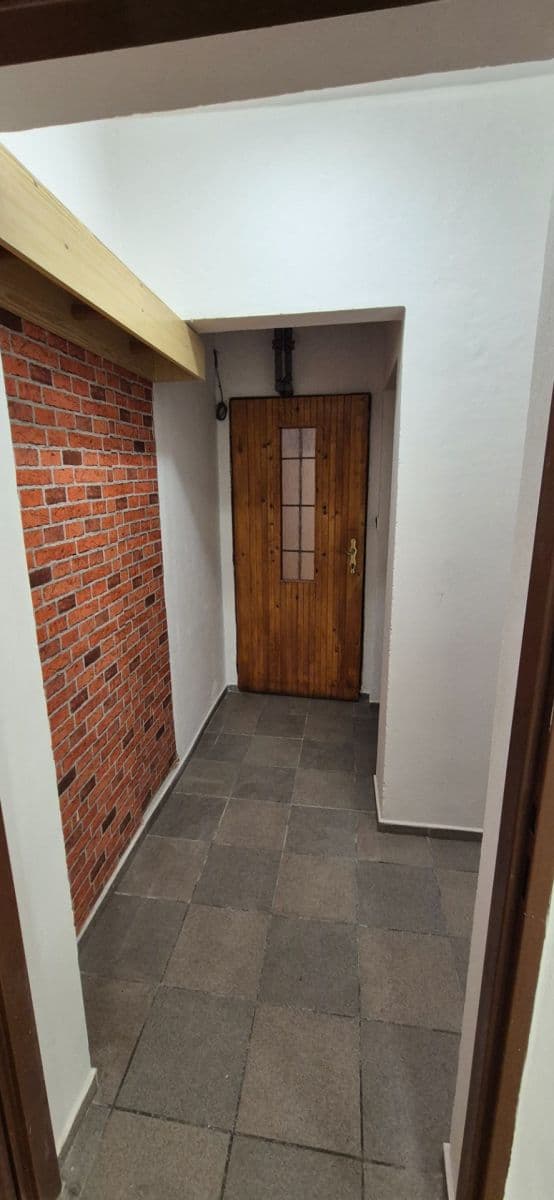 Prenájom nebytového priestoru 34 m², Husova, Nejdek, Karlovarský kraj Prenájom nebytového priestoru 34 m², Husova, Nejdek, Karlovarský kraj