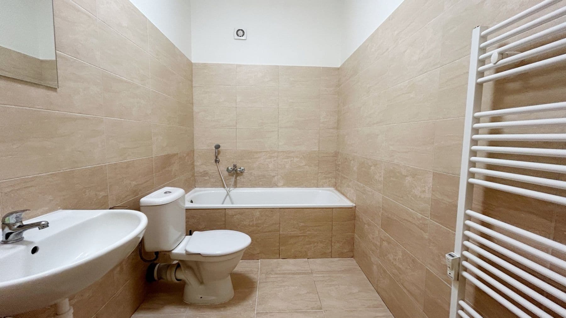 Prenájom bytu 1-izbový 40 m², Otvovice, Středočeský kraj Prenájom bytu 1-izbový 40 m², Otvovice, Středočeský kraj