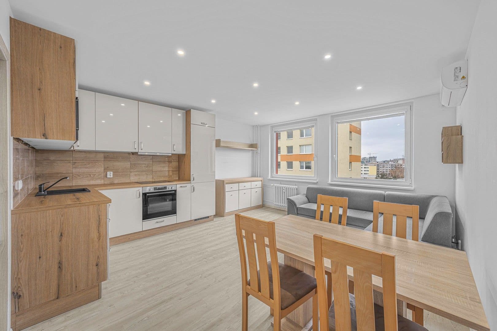 Prenájom bytu 2-izbový 47 m², Pod Lipami, Praha, Praha Prenájom bytu 2-izbový 47 m², Pod Lipami, Praha, Praha