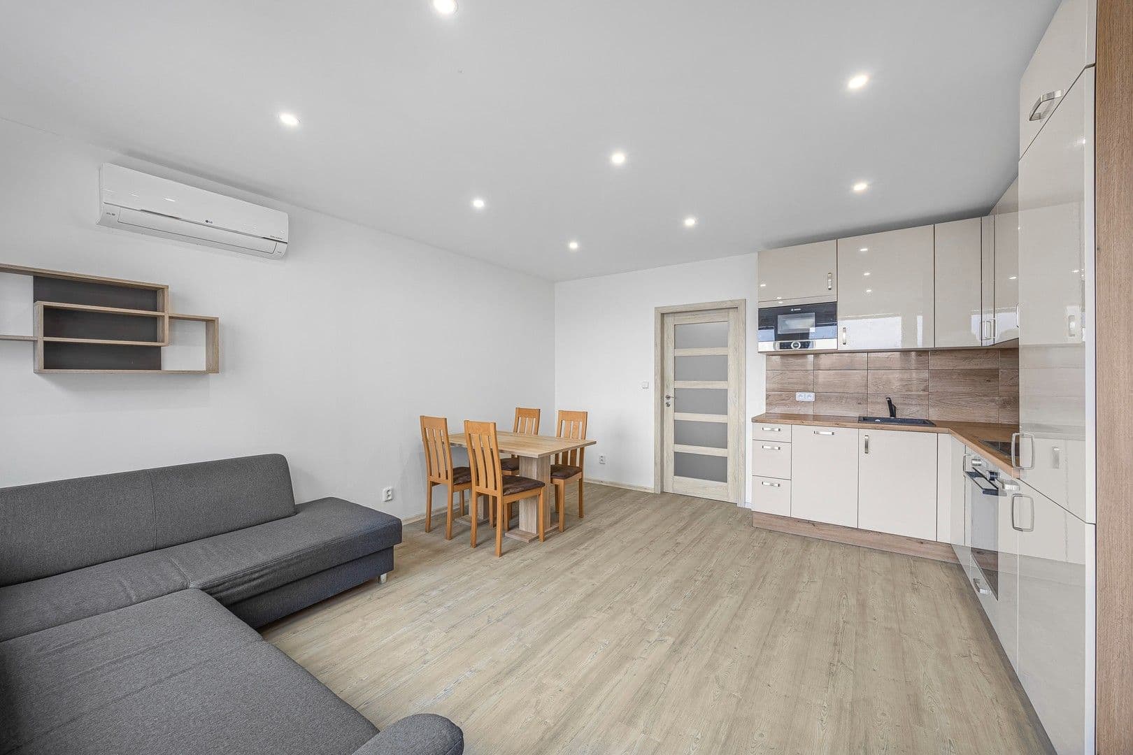 Prenájom bytu 2-izbový 47 m², Pod Lipami, Praha, Praha Prenájom bytu 2-izbový 47 m², Pod Lipami, Praha, Praha