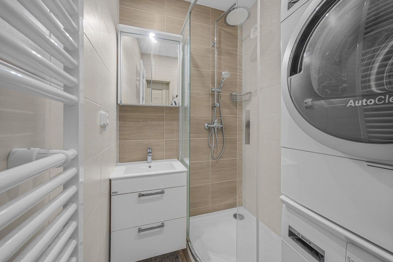 Prenájom bytu 2-izbový 47 m², Pod Lipami, Praha, Praha Prenájom bytu 2-izbový 47 m², Pod Lipami, Praha, Praha