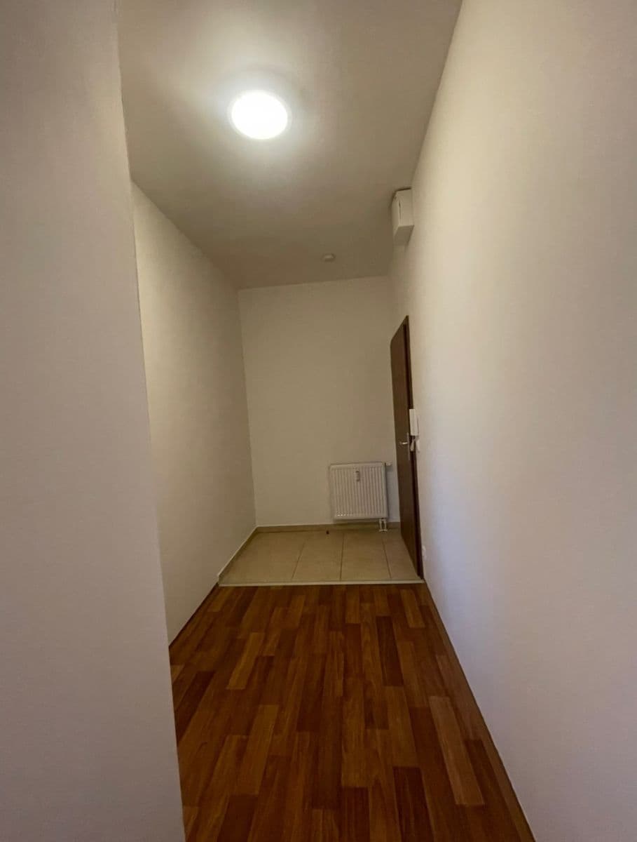 Prenájom bytu 1-izbový 34 m², Otvovice, Středočeský kraj Prenájom bytu 1-izbový 34 m², Otvovice, Středočeský kraj