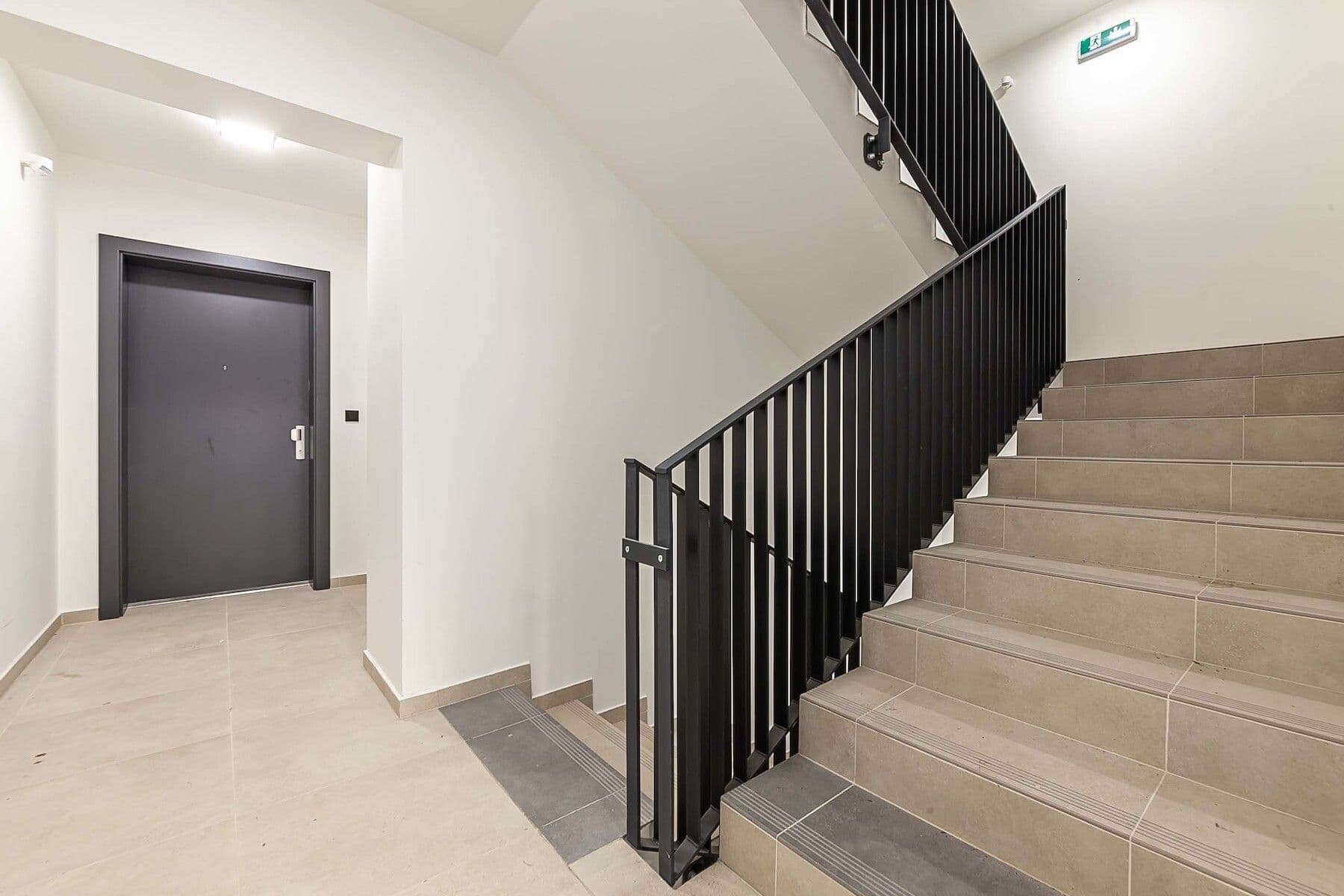 Predaj bytu 4-izbový 114 m², U Hotelu, Praha, Praha Predaj bytu 4-izbový 114 m², U Hotelu, Praha, Praha