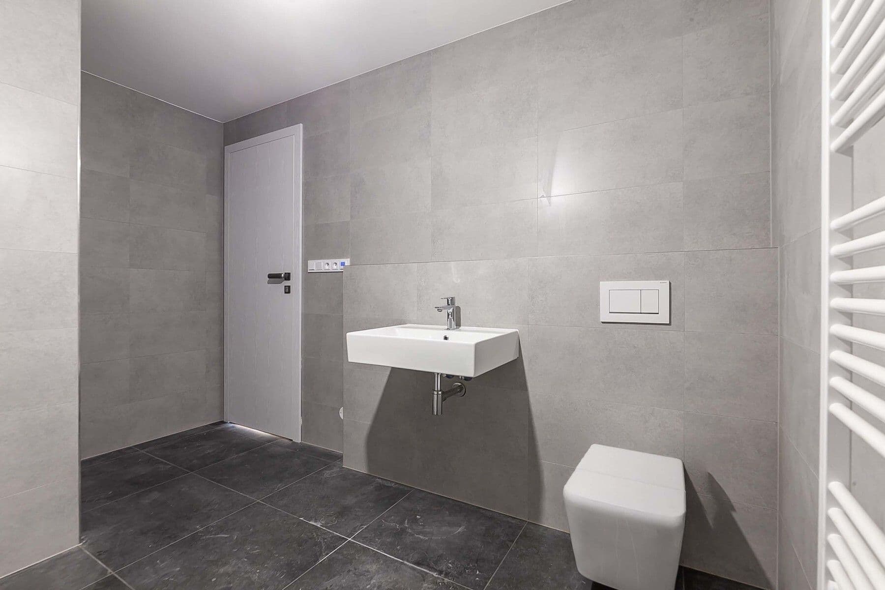 Predaj bytu 4-izbový 114 m², U Hotelu, Praha, Praha Predaj bytu 4-izbový 114 m², U Hotelu, Praha, Praha