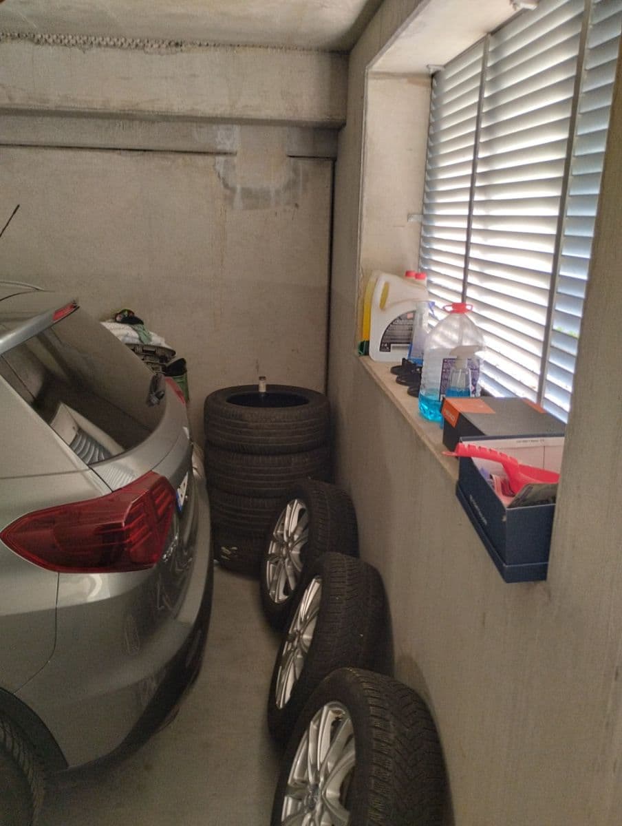 Prenájom garáže 14 m², Vomáčkova, Brno, Jihomoravský kraj Prenájom garáže 14 m², Vomáčkova, Brno, Jihomoravský kraj