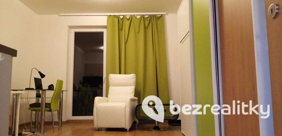 Prenájom bytu 1-izbový 27 m², náměstí Bratří Jandusů, Praha, Praha Prenájom bytu 1-izbový 27 m², náměstí Bratří Jandusů, Praha, Praha