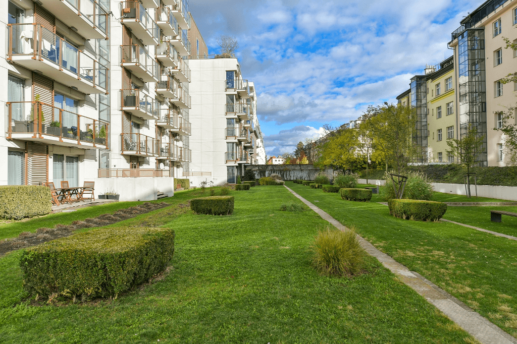 Prenájom bytu 2-izbový 77 m², Korunní, Praha, Praha Prenájom bytu 2-izbový 77 m², Korunní, Praha, Praha