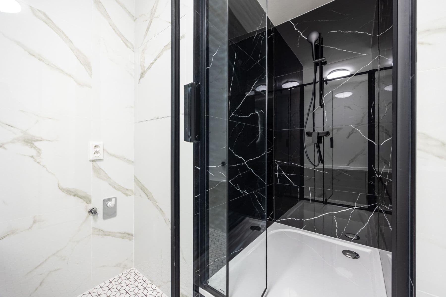 Predaj bytu 4-izbový 87 m², Hurbanova, Praha, Praha Predaj bytu 4-izbový 87 m², Hurbanova, Praha, Praha