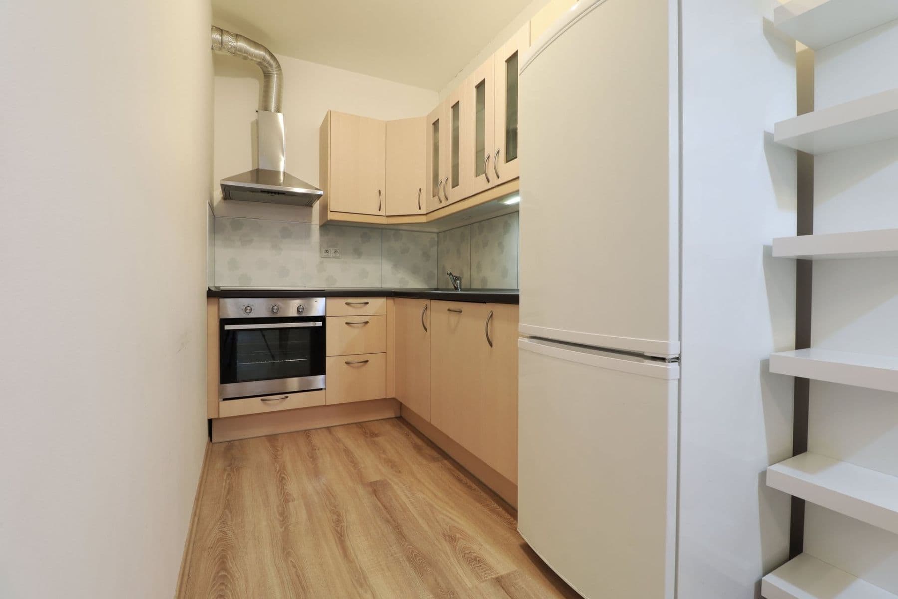 Prenájom bytu 2-izbový 48 m², Nárožní, Praha, Praha Prenájom bytu 2-izbový 48 m², Nárožní, Praha, Praha