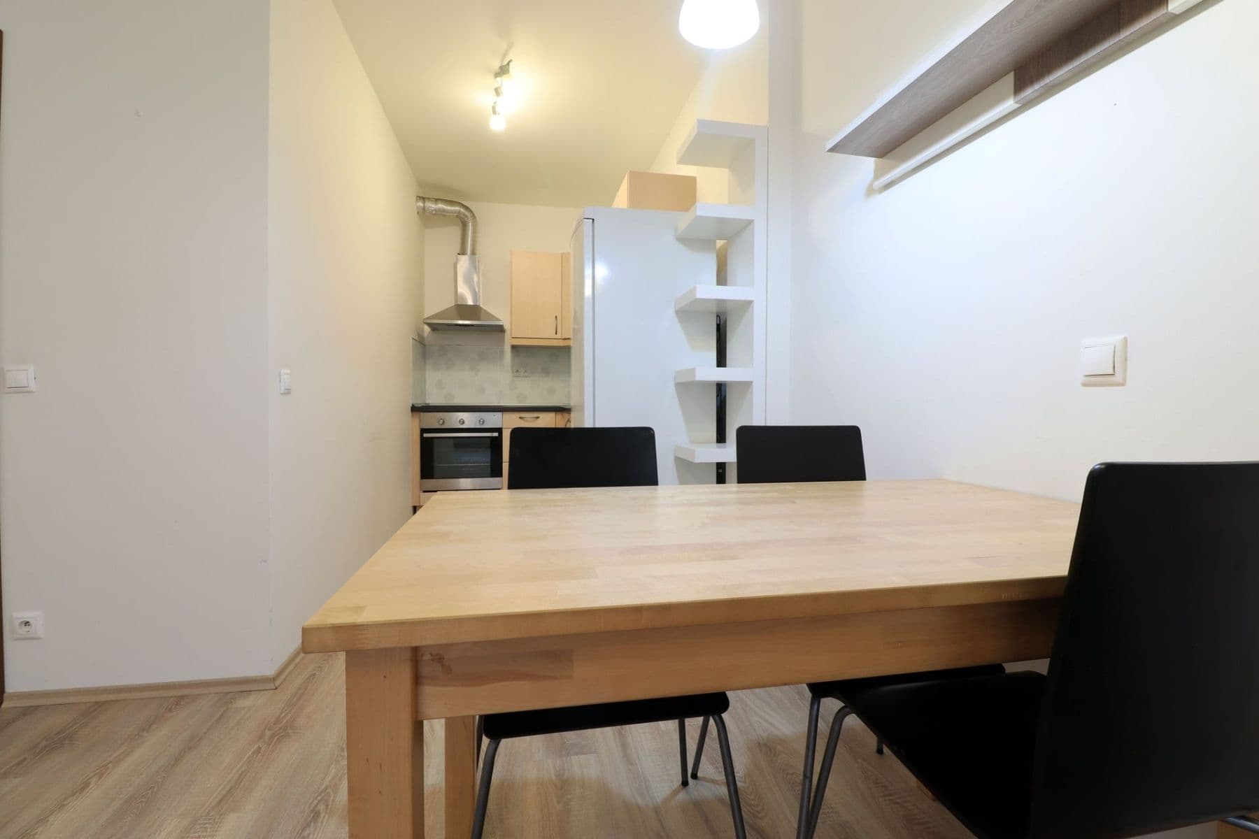 Prenájom bytu 2-izbový 48 m², Nárožní, Praha, Praha Prenájom bytu 2-izbový 48 m², Nárožní, Praha, Praha