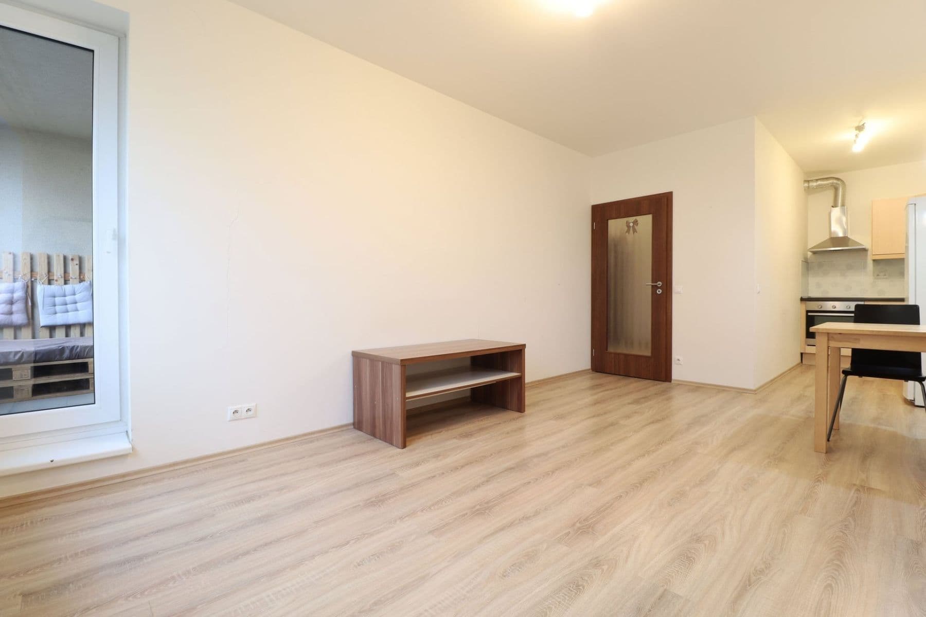 Prenájom bytu 2-izbový 48 m², Nárožní, Praha, Praha Prenájom bytu 2-izbový 48 m², Nárožní, Praha, Praha