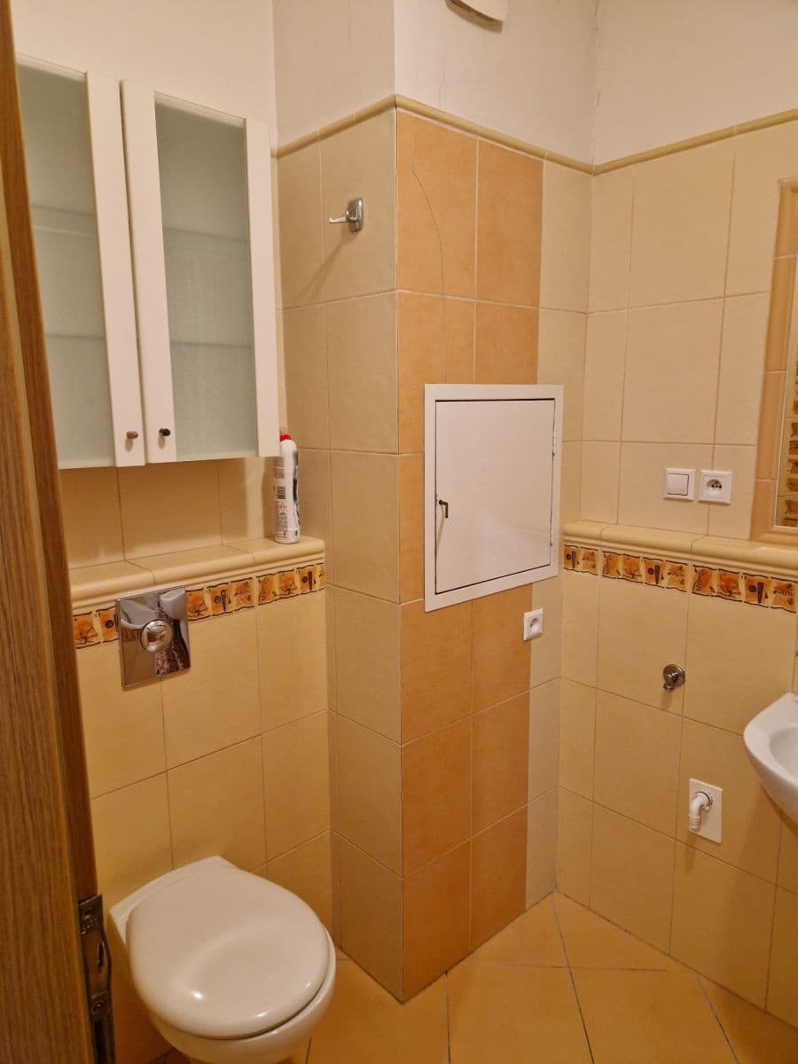 Prenájom bytu 2-izbový 56 m², Pelušková, Praha, Praha Prenájom bytu 2-izbový 56 m², Pelušková, Praha, Praha