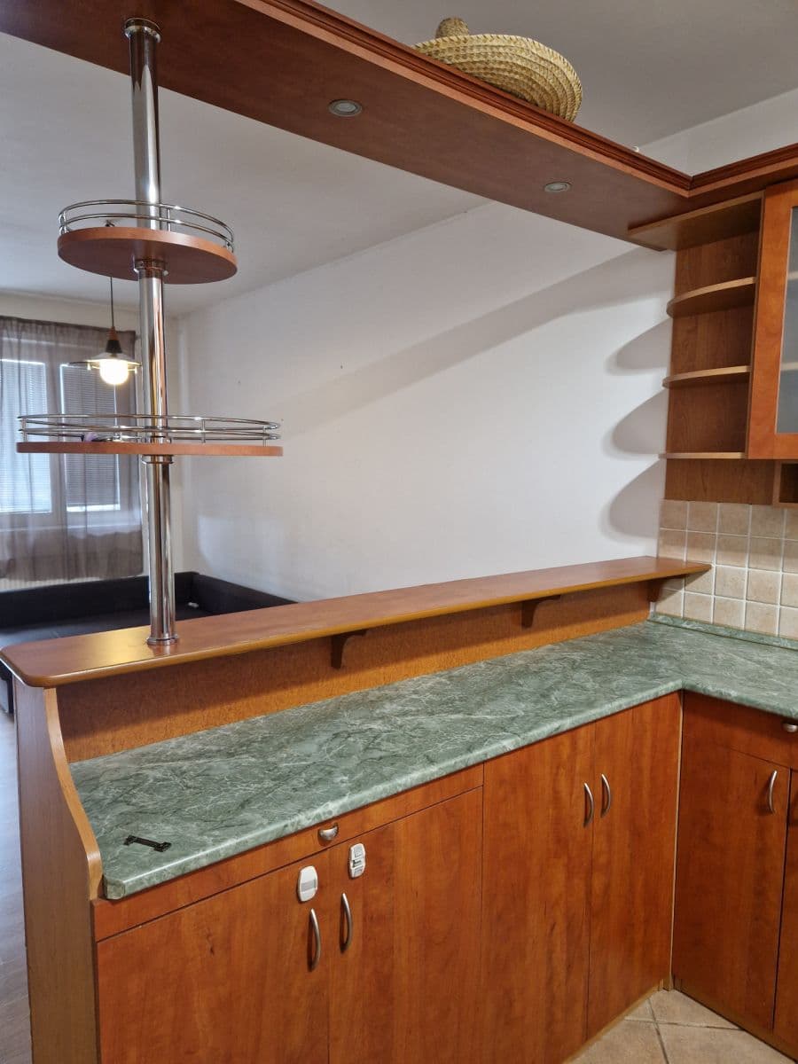 Prenájom bytu 2-izbový 56 m², Pelušková, Praha, Praha Prenájom bytu 2-izbový 56 m², Pelušková, Praha, Praha