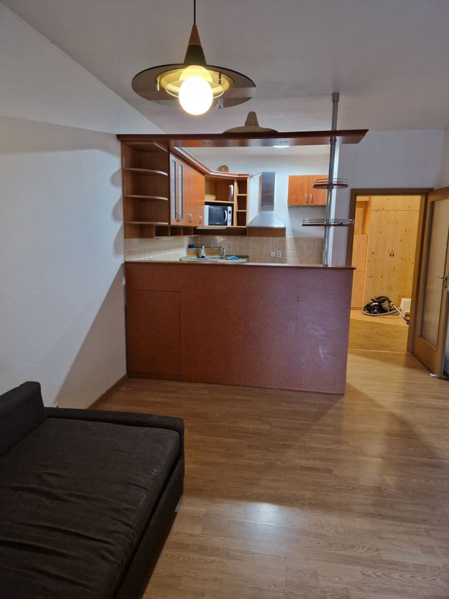 Prenájom bytu 2-izbový 56 m², Pelušková, Praha, Praha Prenájom bytu 2-izbový 56 m², Pelušková, Praha, Praha