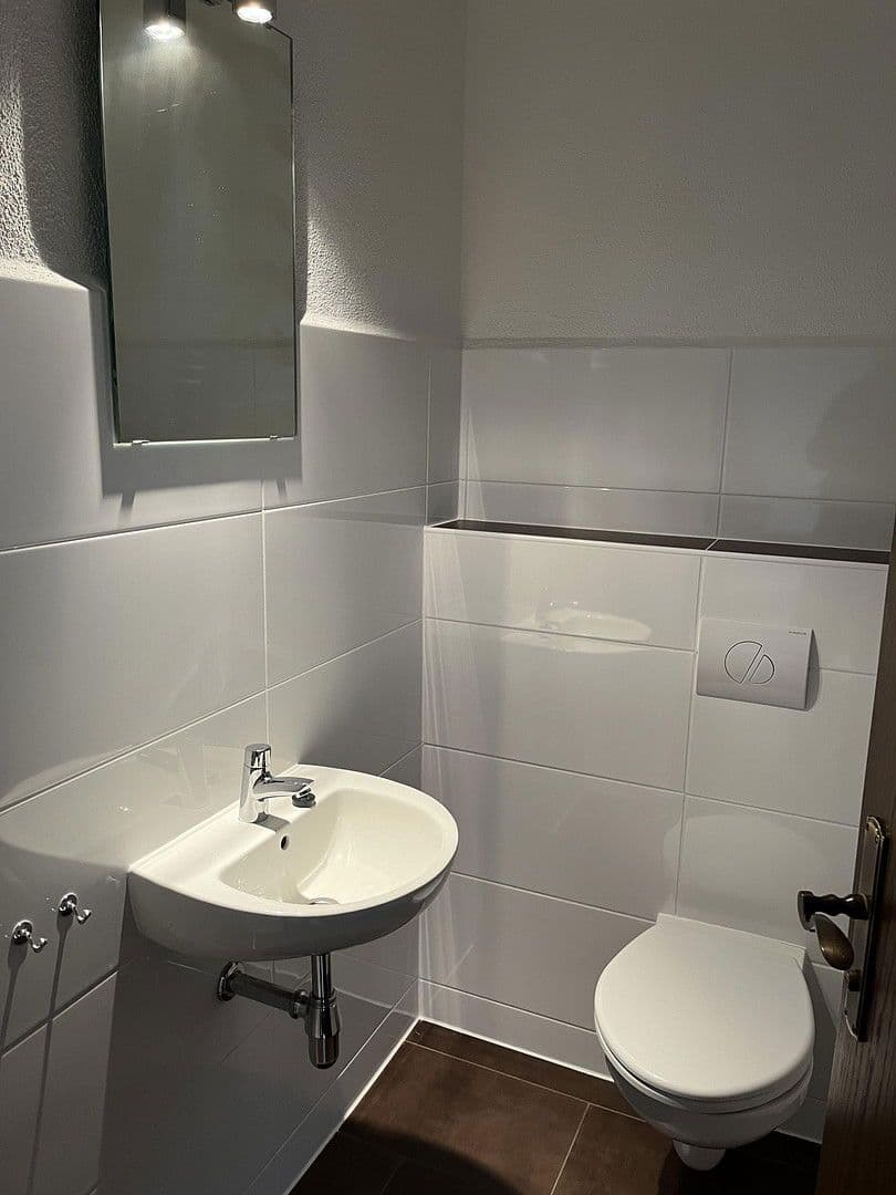 Prenájom bytu 4-izbový 130 m², Olpe, Severné Porýnie - Westfálsko Prenájom bytu 4-izbový 130 m², Olpe, Severné Porýnie - Westfálsko