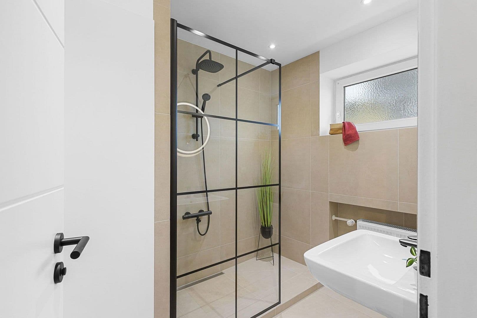 Predaj bytu 4-izbový 94 m², Badener Weg 8, Regensburg, Bavorsko Predaj bytu 4-izbový 94 m², Badener Weg 8, Regensburg, Bavorsko