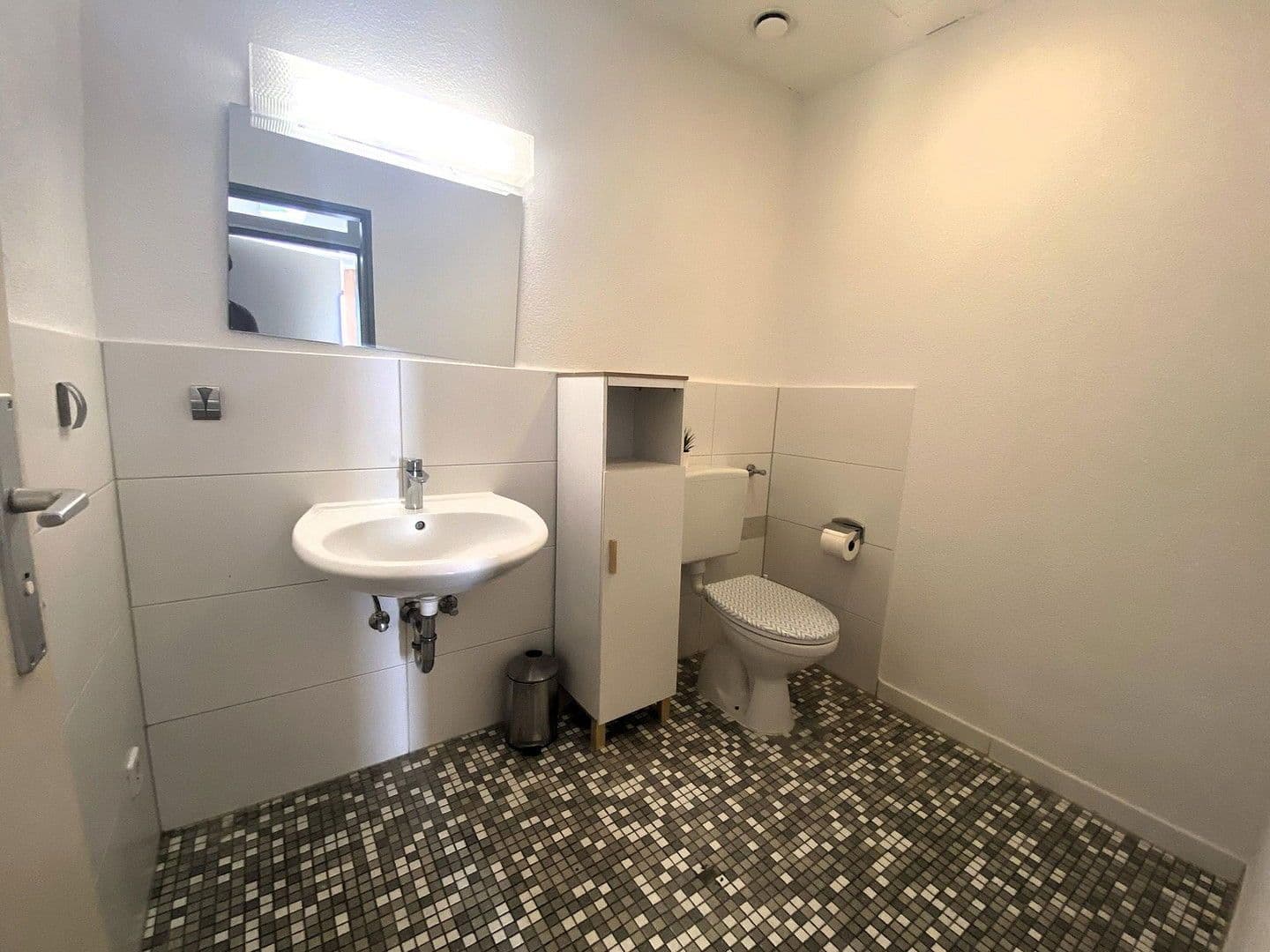 Prenájom bytu 4-izbový 102 m², Allee 40, Heilbronn, Bádensko-Wurttembersko Prenájom bytu 4-izbový 102 m², Allee 40, Heilbronn, Bádensko-Wurttembersko