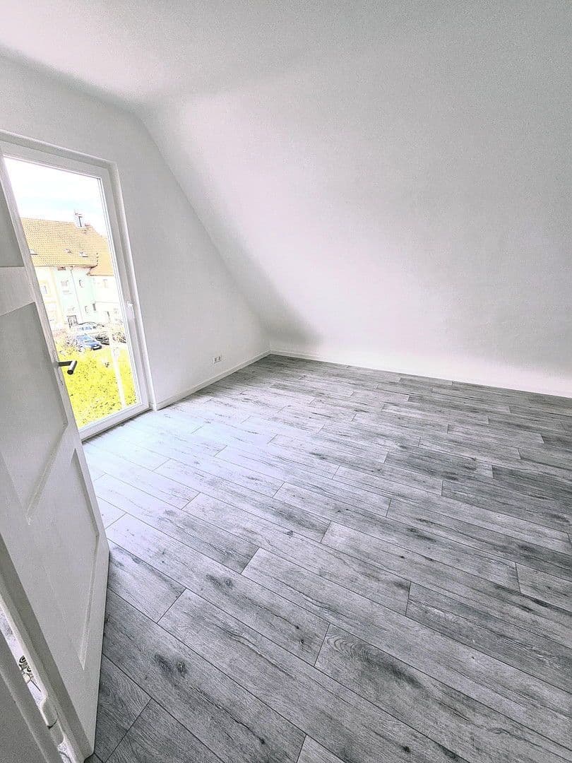 Prenájom bytu 4-izbový 85 m², Obereisesheimerstraße 21, Heilbronn Neckargartach, Bádensko-Wurttembersko Prenájom bytu 4-izbový 85 m², Obereisesheimerstraße 21, Heilbronn Neckargartach, Bádensko-Wurttembersko